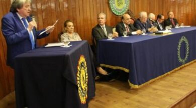 Professor João Trindade toma posse na Academia Paraibana de Letras