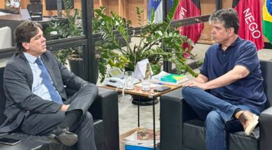 Ruy solicita cobertura de internet para áreas remotas da Paraíba durante audiência com Ministro das Comunicações