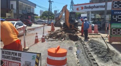 SEINFRA INTENSIFICA SERVIÇO DE DRENAGEM NA AVENIDA SANTA CATARINA PARA PREVENIR ALAGAMENTOS