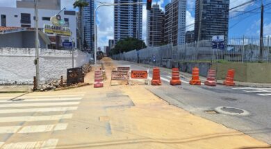 CAGEPA REALIZA SERVIÇO DE SUBSTITUIÇÃO DA REDE DE ESGOTO NA AVENIDA ESPÍRITO SANTO, NO BAIRRO DOS ESTADOS
